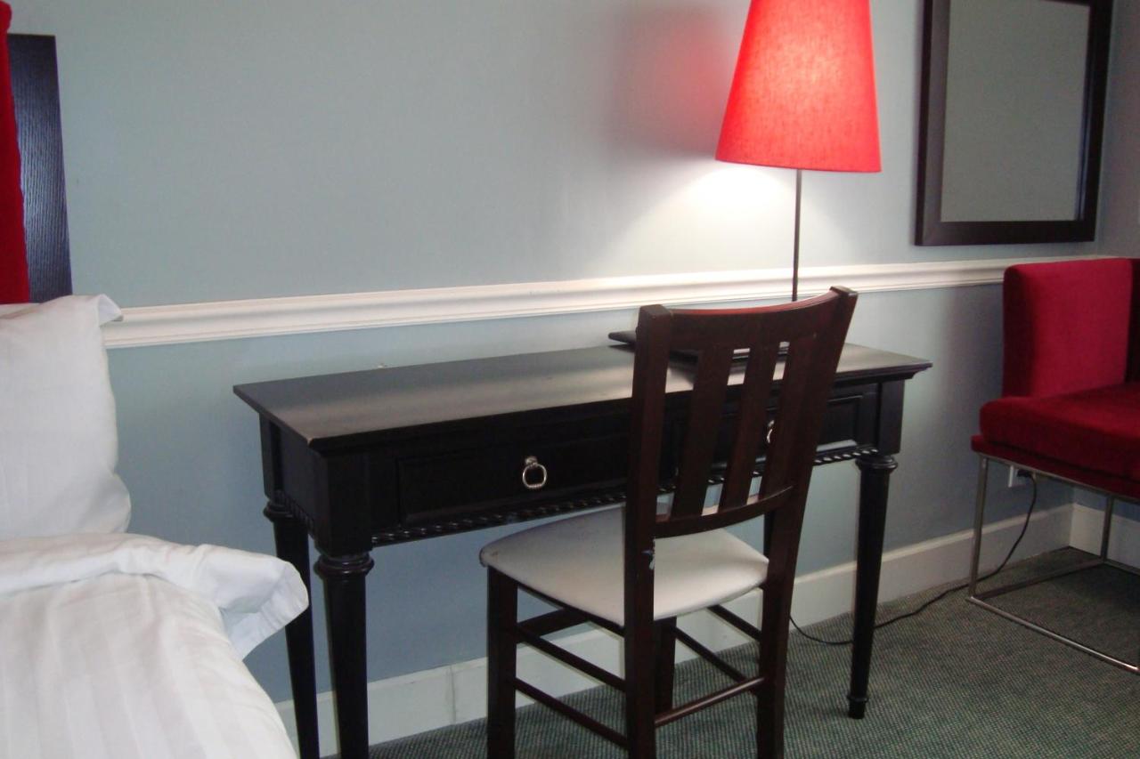 | Ponce De Leon Hotel