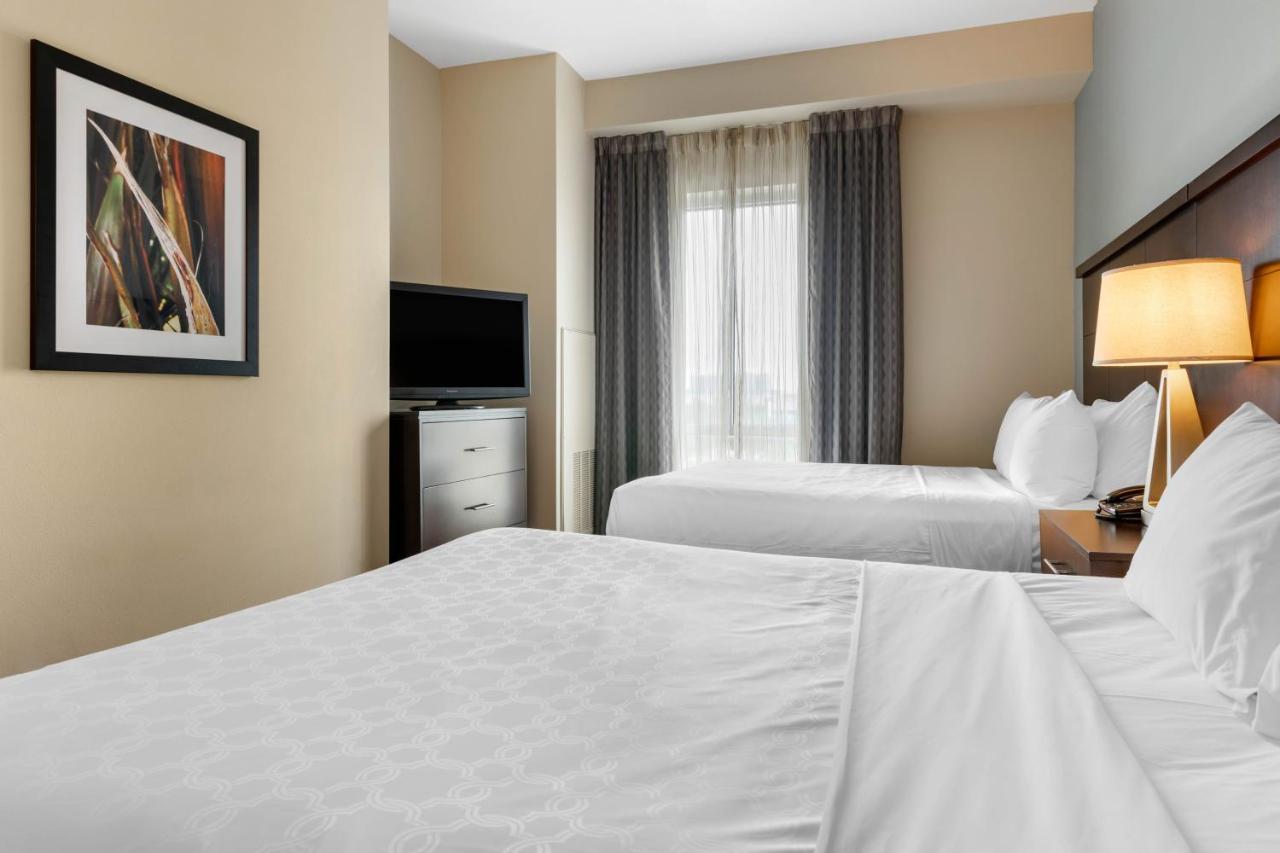 One-Bedroom Queen Suite - Hearing Accessible - Non-Smoking at Staybridge Suites St. Petersburg Downtown by IHG