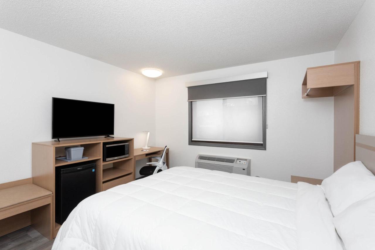 Queen Room - Non-Smoking at Travelodge by Wyndham Elkhart