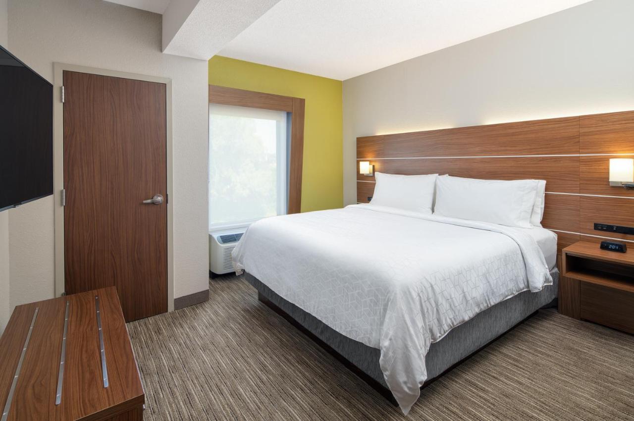 Feature Suite - Non-Smoking at Holiday Inn Express Statesboro by IHG