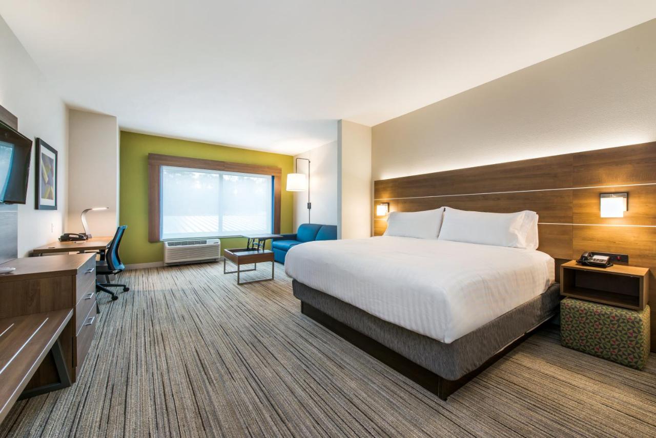  | Holiday Inn Express & Suites Carrollton West