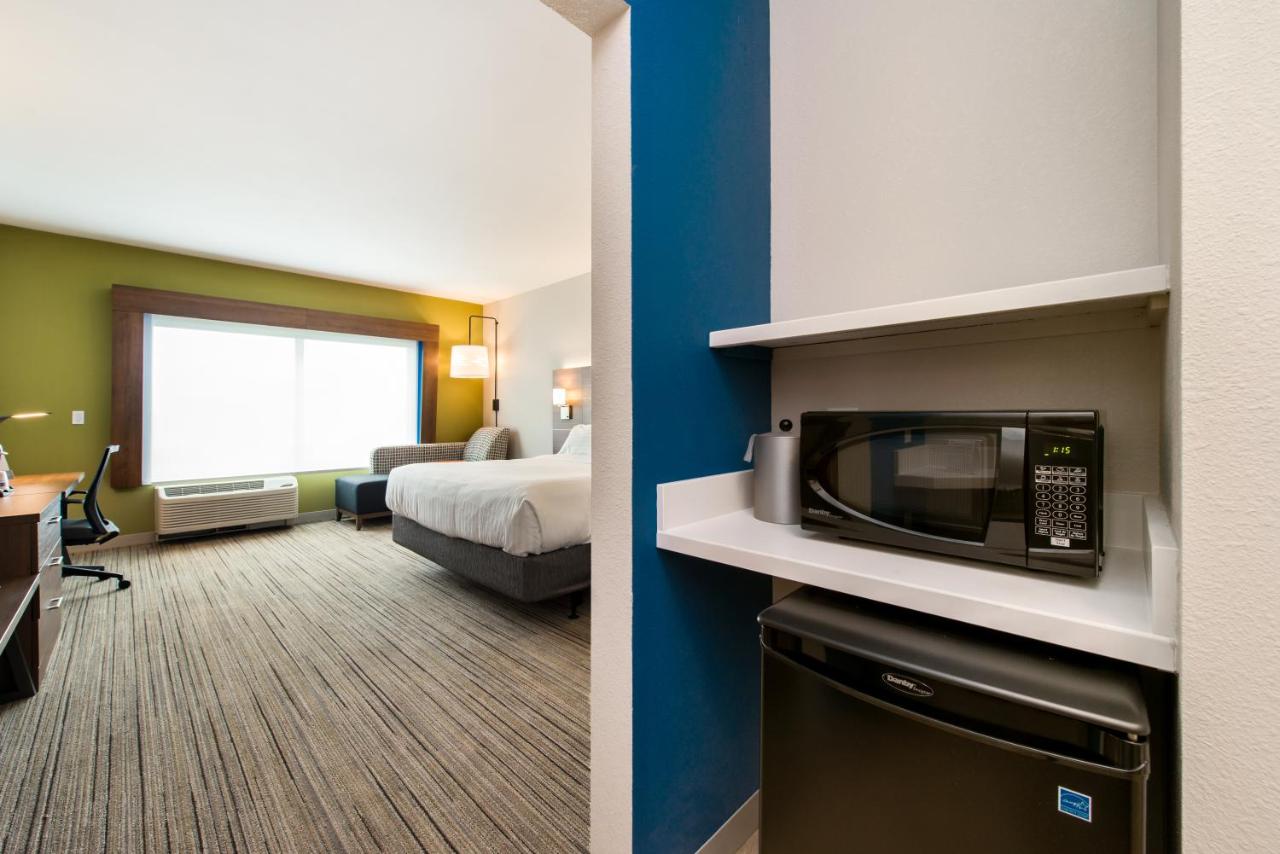 King Studio at Holiday Inn Express & Suites Carrollton West by IHG