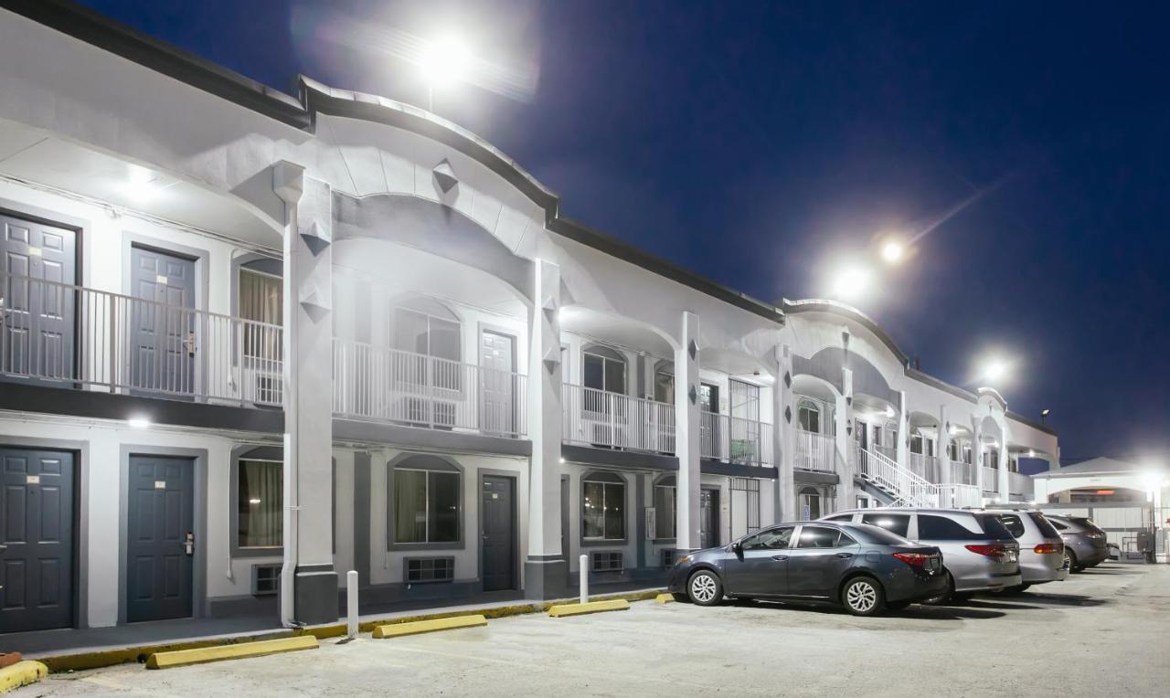 | Palace Inn North