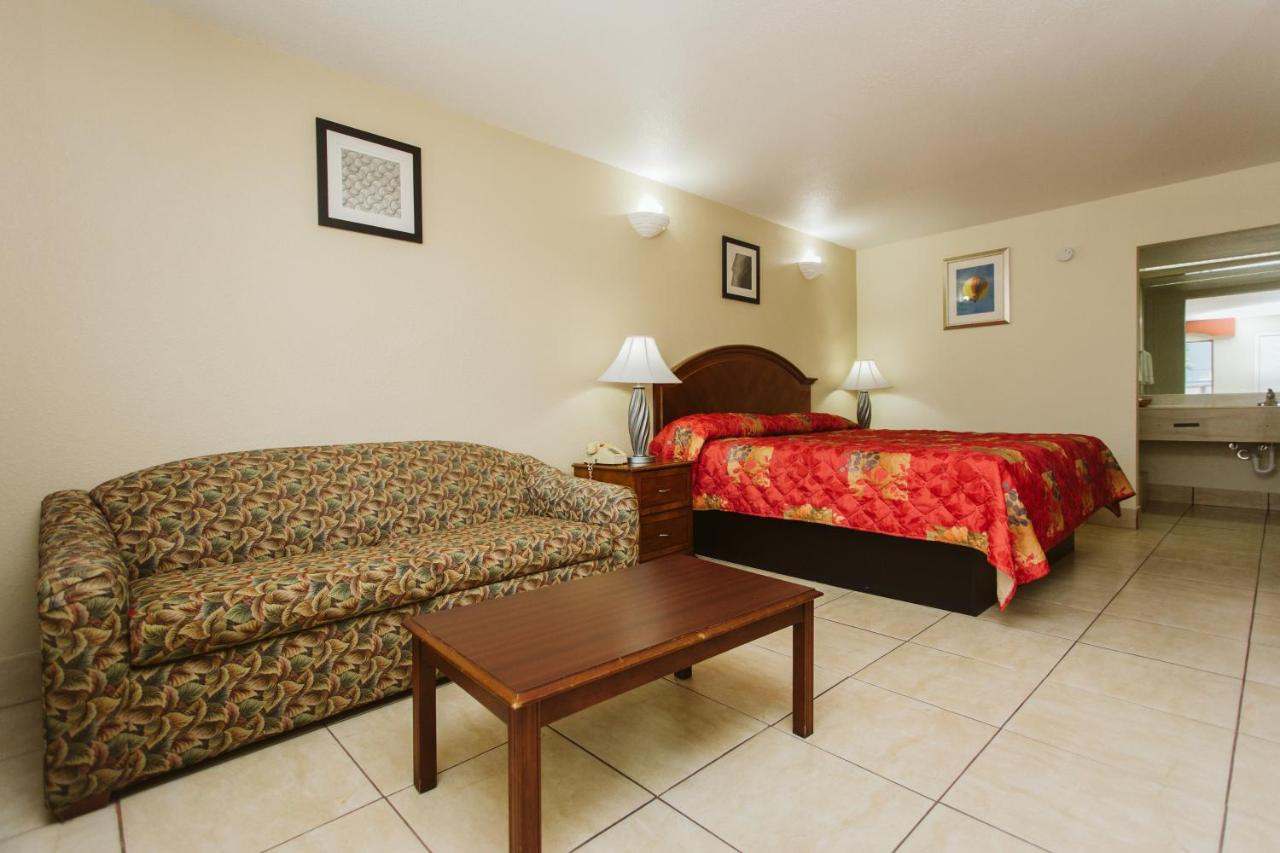 | Palace Inn North