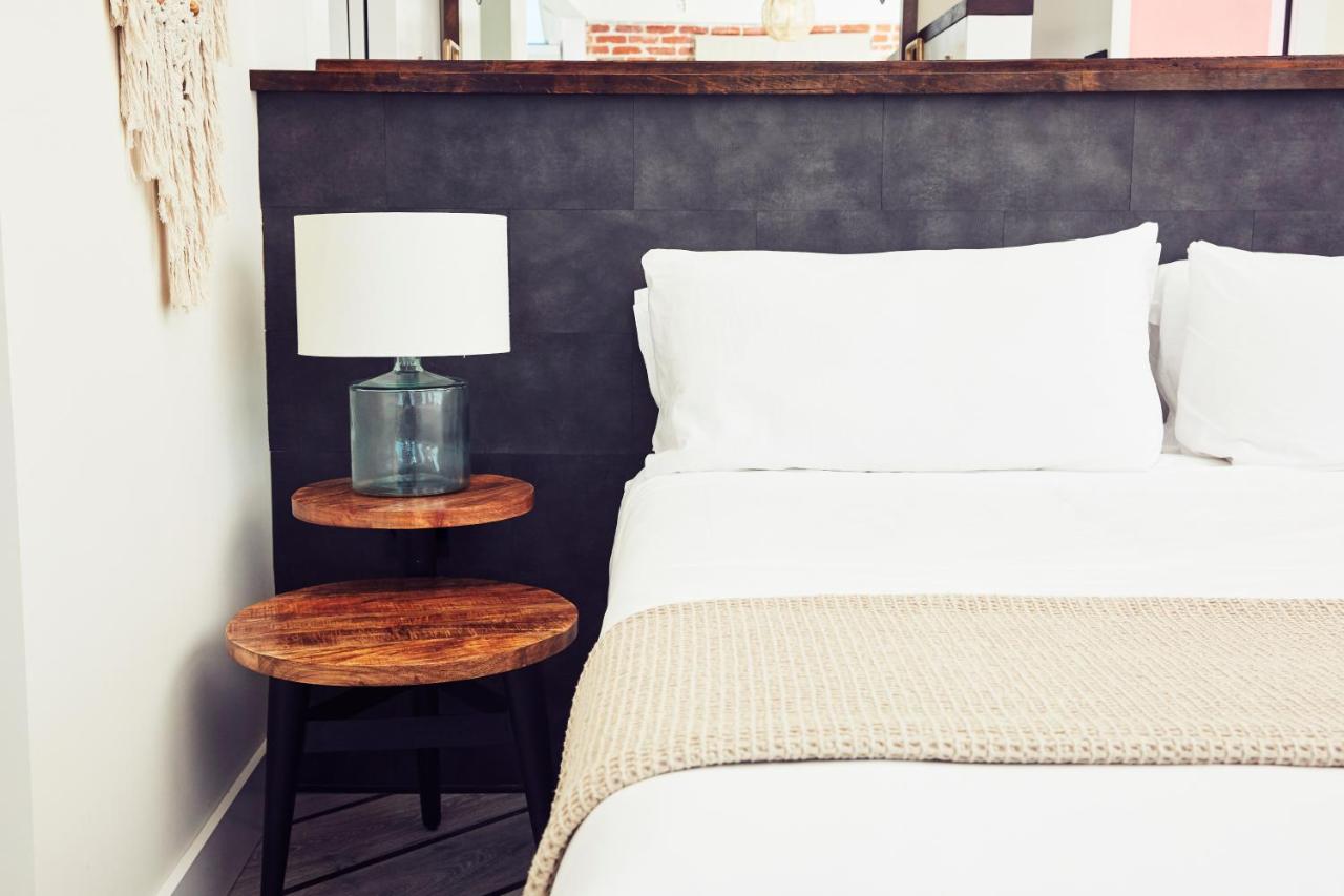 Ocean Front PH Bungalow at Venice V Hotel