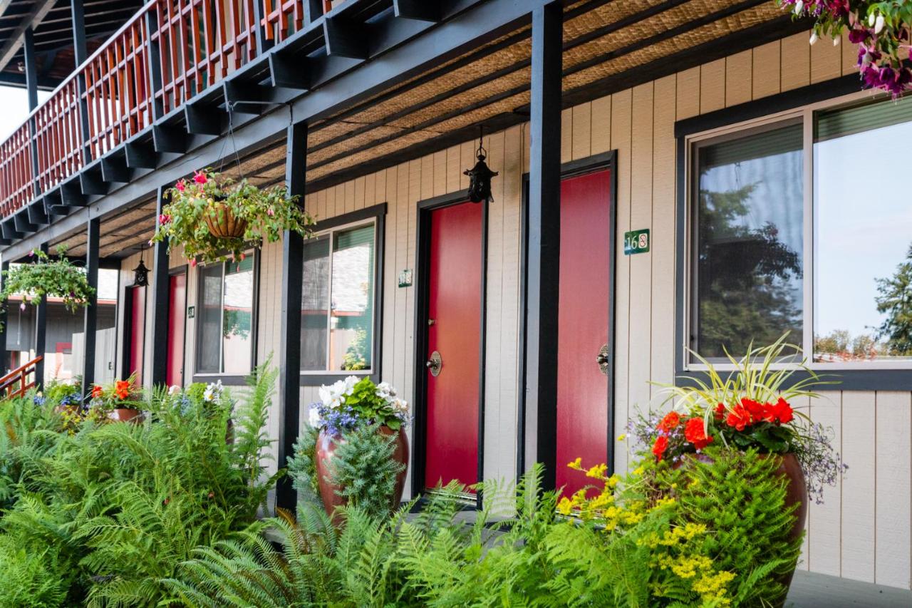 | Discovery Inn