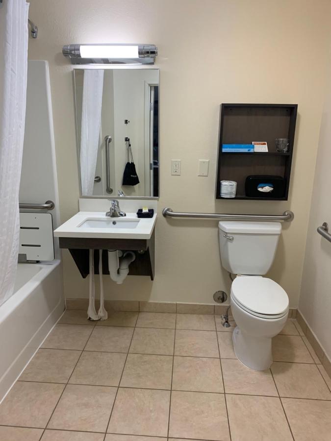 Queen Studio - Disability Access/Non-Smoking at Candlewood Suites Fargo-N. Dakota State University, an IHG Hotel