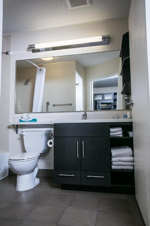 Deluxe Room at Candlewood Suites Fargo-N. Dakota State University, an IHG Hotel