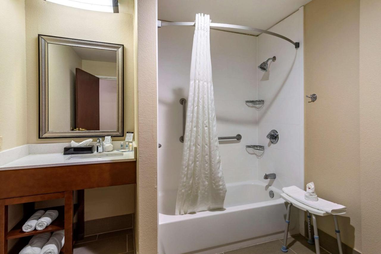 King Room - Non-Smoking at Comfort Inn Paducah I-24