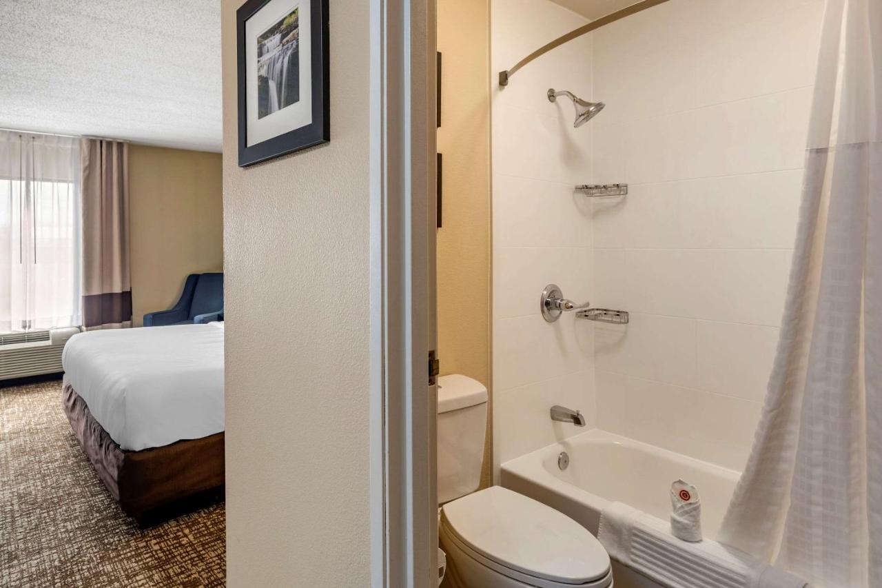 Upgraded King Room - Non-Smoking at Comfort Inn Paducah I-24