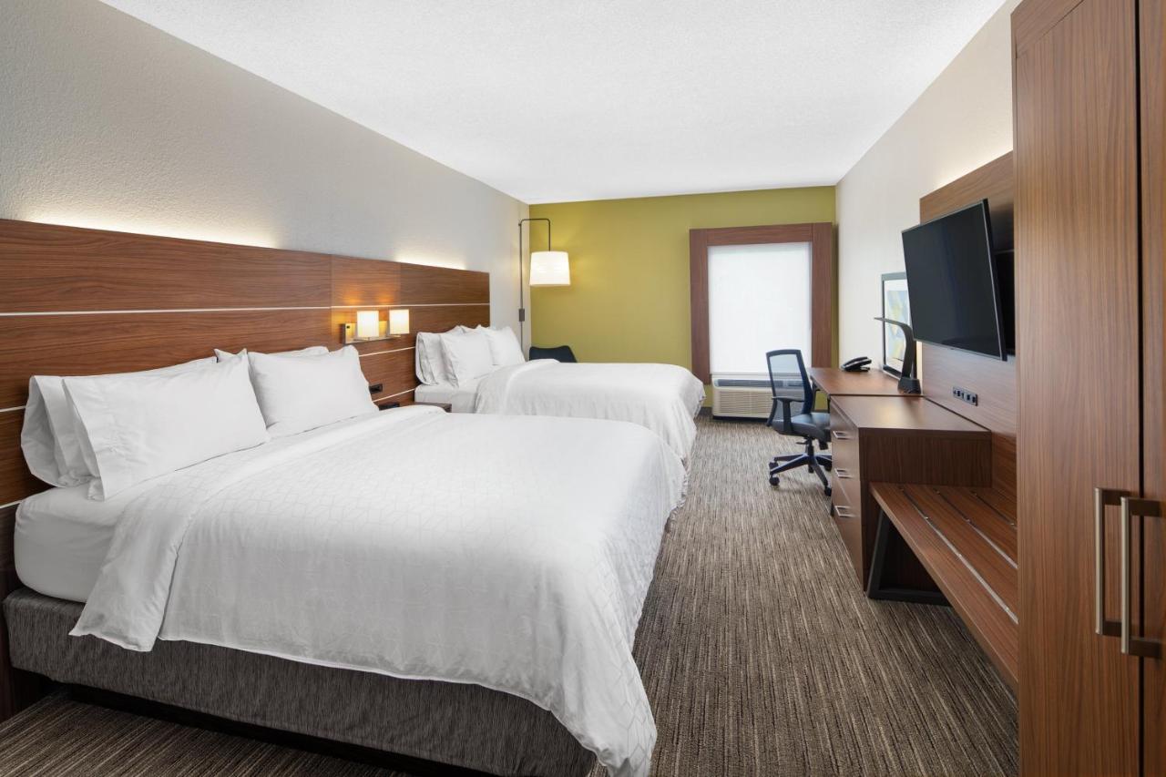 Queen Room with Two Queen Beds - Non-Smoking at Holiday Inn Express Statesboro by IHG