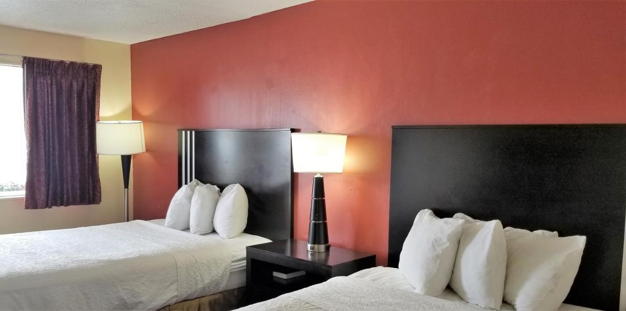 2 Queen Bed, Non-Smoking at Travelodge by Wyndham Richmond IN