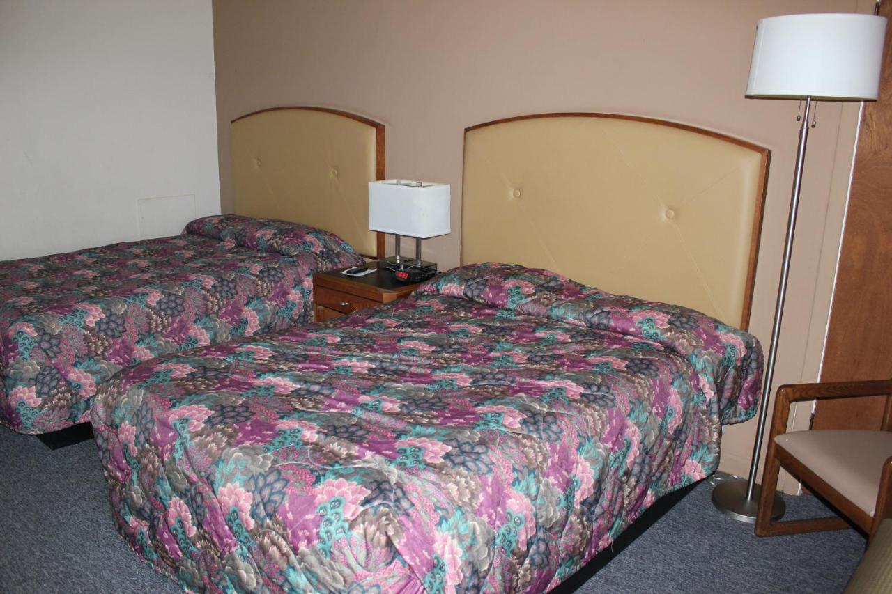 | Hastings Express Inn
