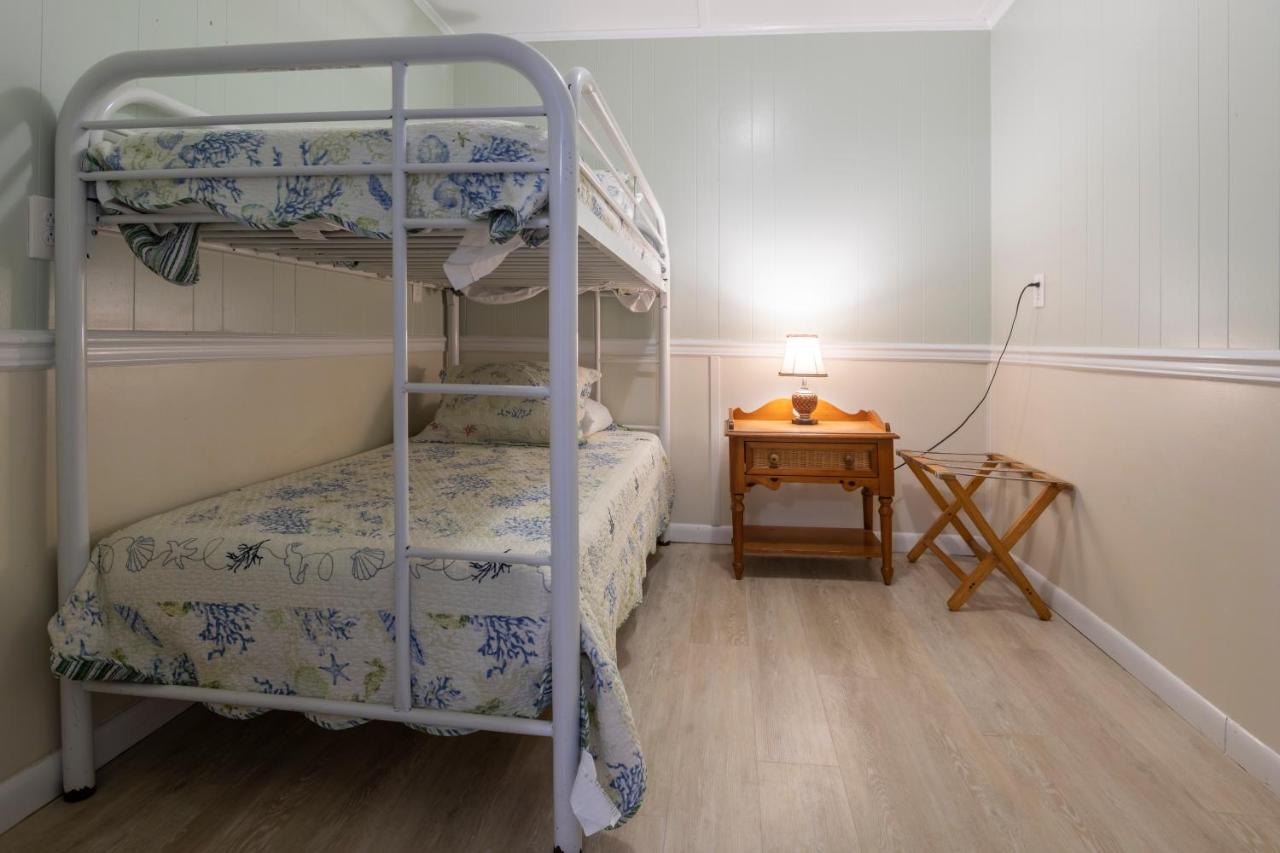 Deluxe Double Room (1 adult + 2 children) at Blackbeard's Lodge