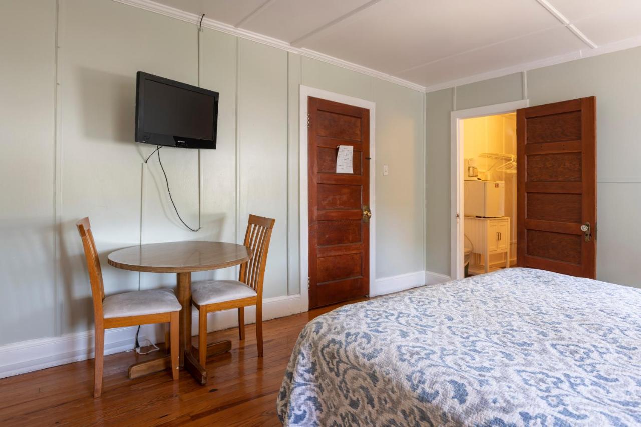 Suite at Blackbeard's Lodge