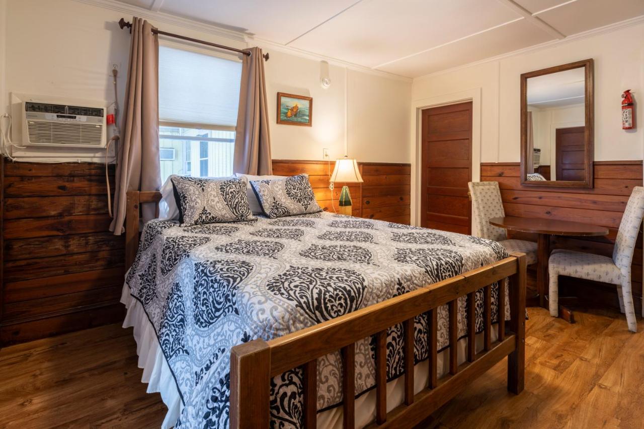 Deluxe Double Studio at Blackbeard's Lodge