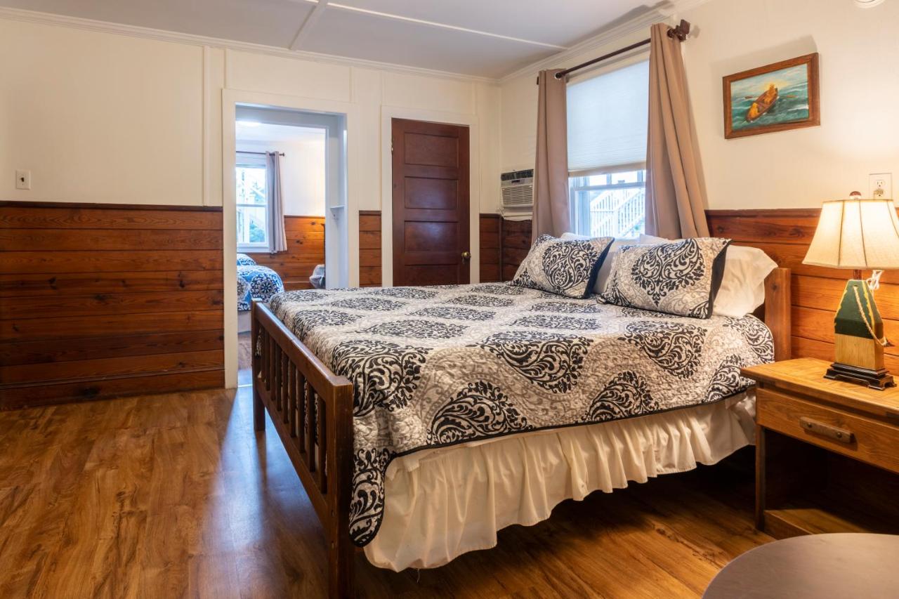 Deluxe Double Studio at Blackbeard's Lodge