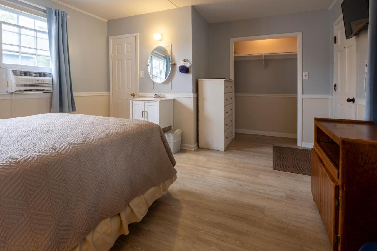 Queen Room at Blackbeard's Lodge