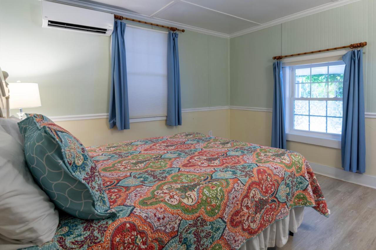 Apartment with Pool View at Blackbeard's Lodge