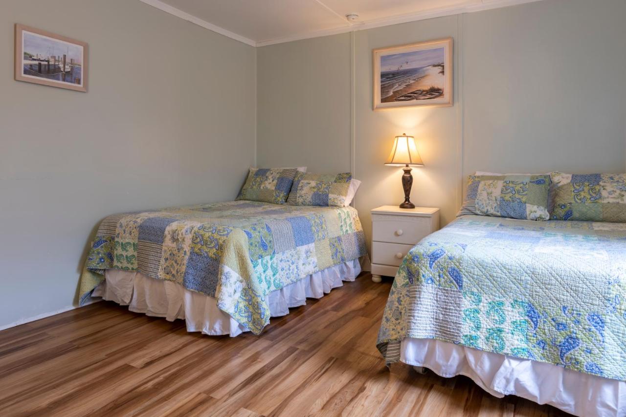Deluxe Double Room (2 Adults + 1 Child) at Blackbeard's Lodge