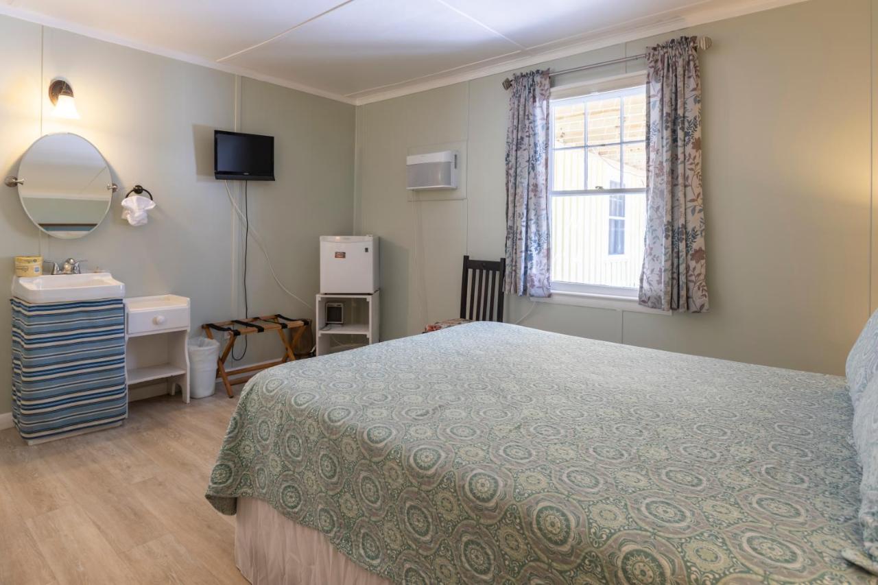 Double Room at Blackbeard's Lodge