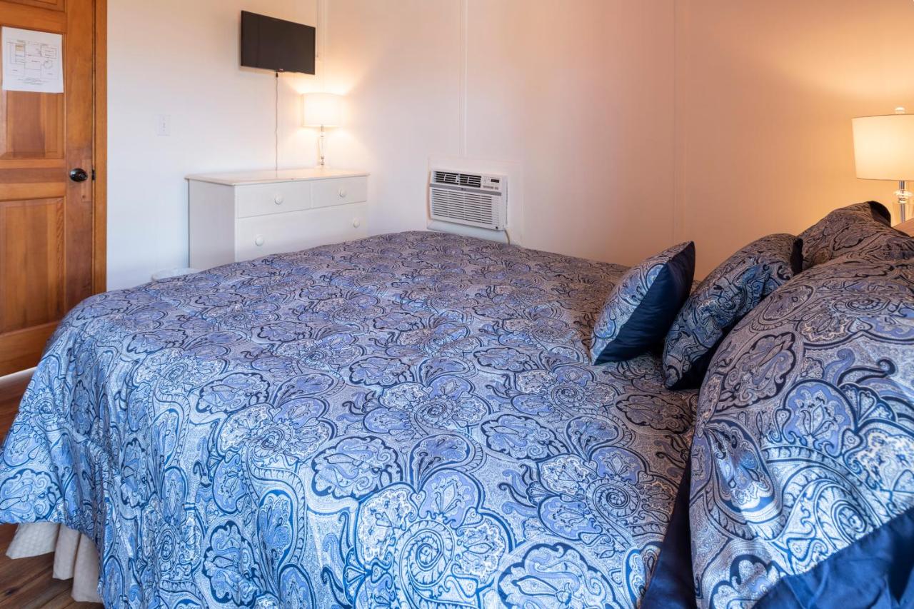 Small Double Room at Blackbeard's Lodge