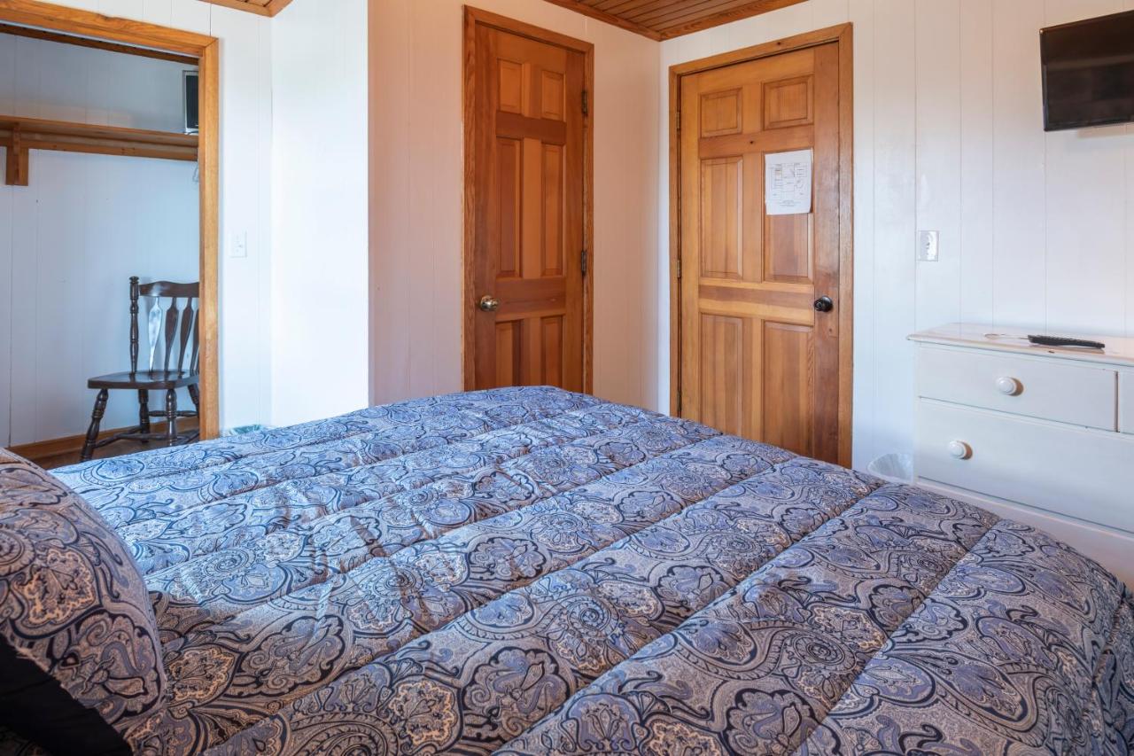 Small Double Room at Blackbeard's Lodge