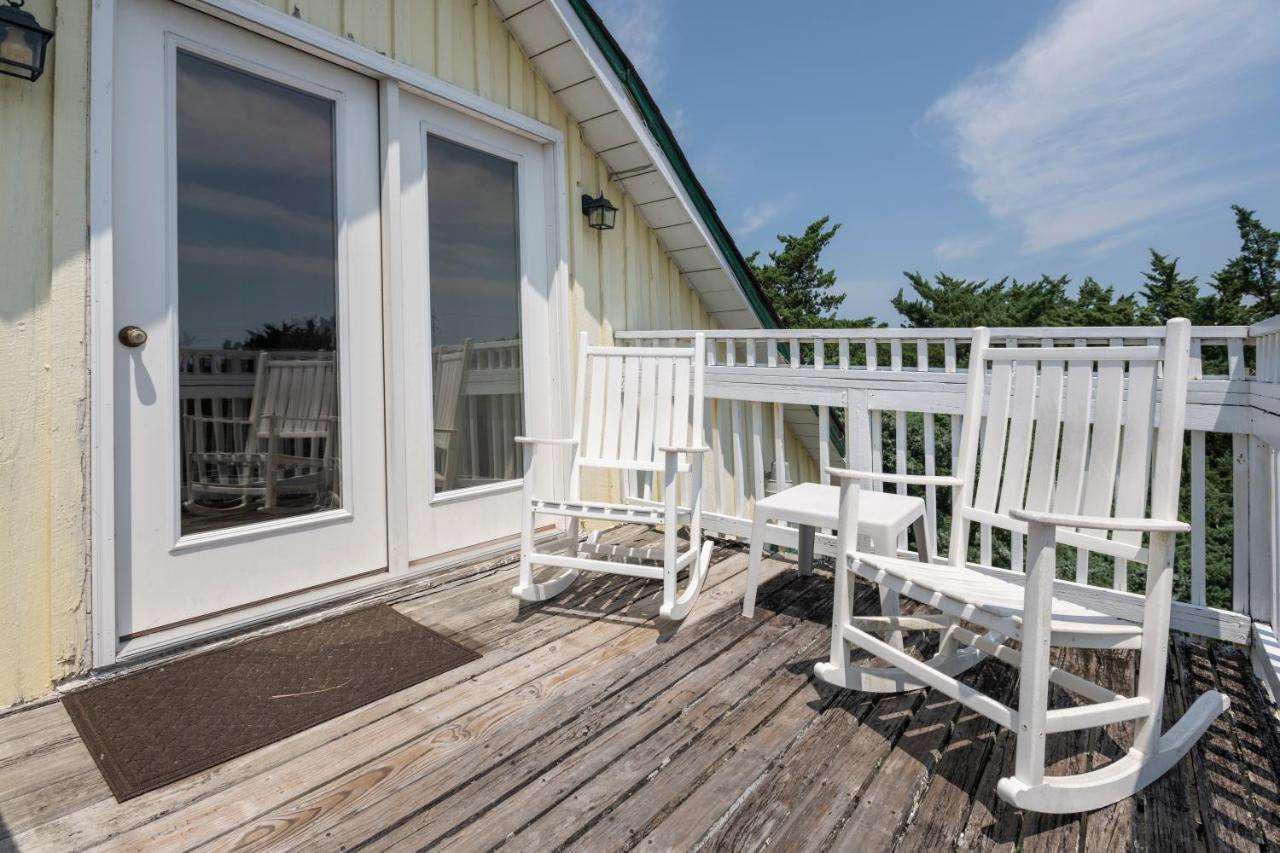 Small Double Room at Blackbeard's Lodge