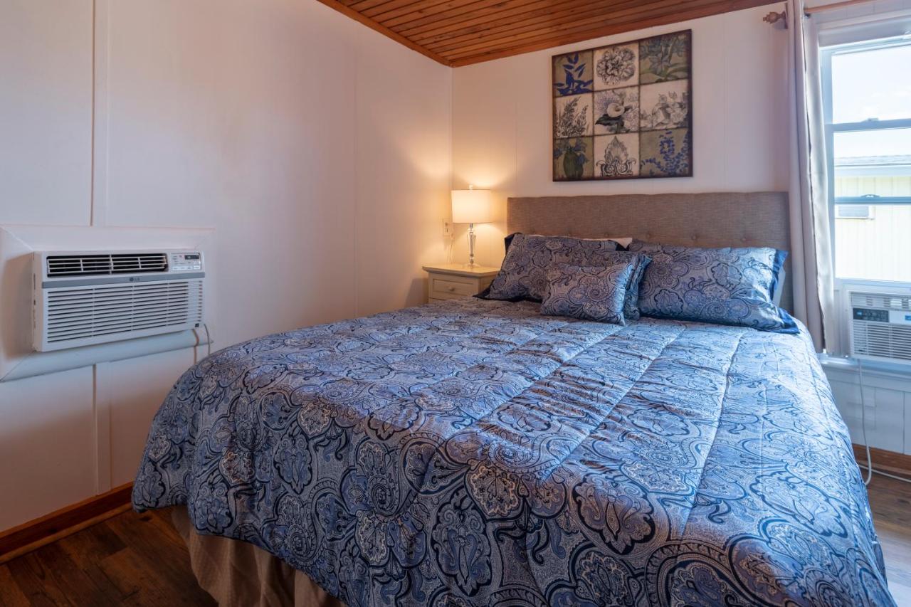 Small Double Room at Blackbeard's Lodge