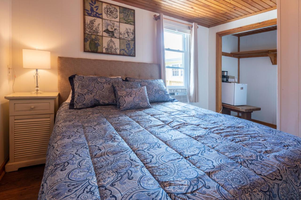 Small Double Room at Blackbeard's Lodge