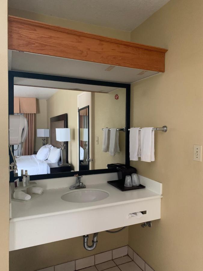 | Hotel Silver Lake