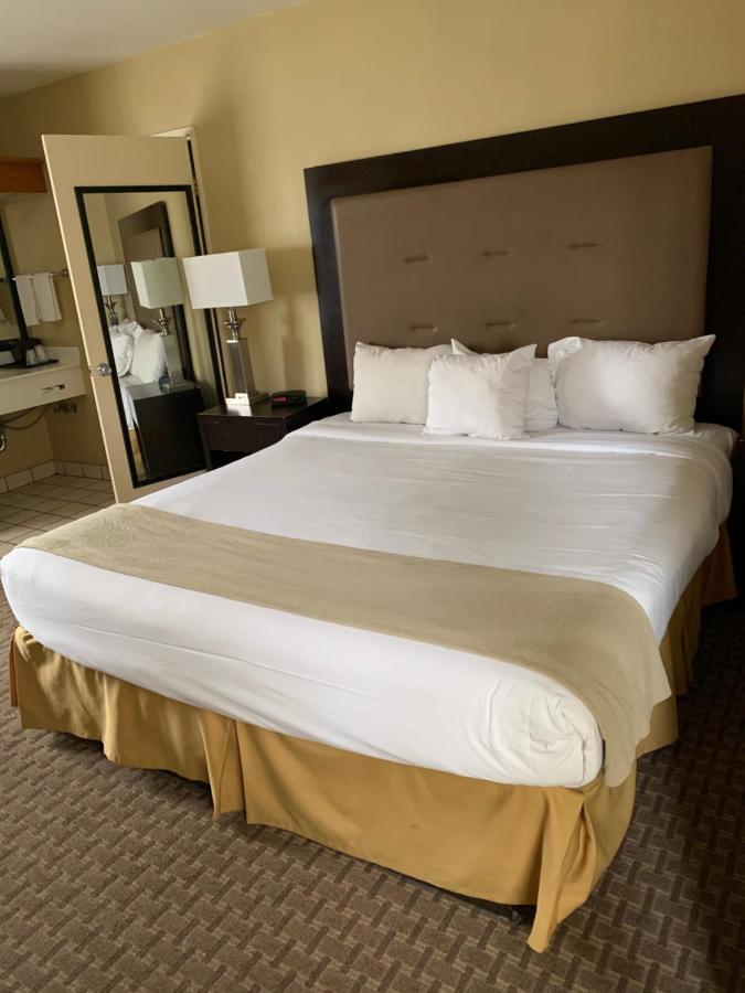 | Hotel Silver Lake