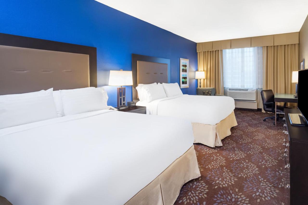 Twin Room - Mobility Access at Holiday Inn Terre Haute by IHG