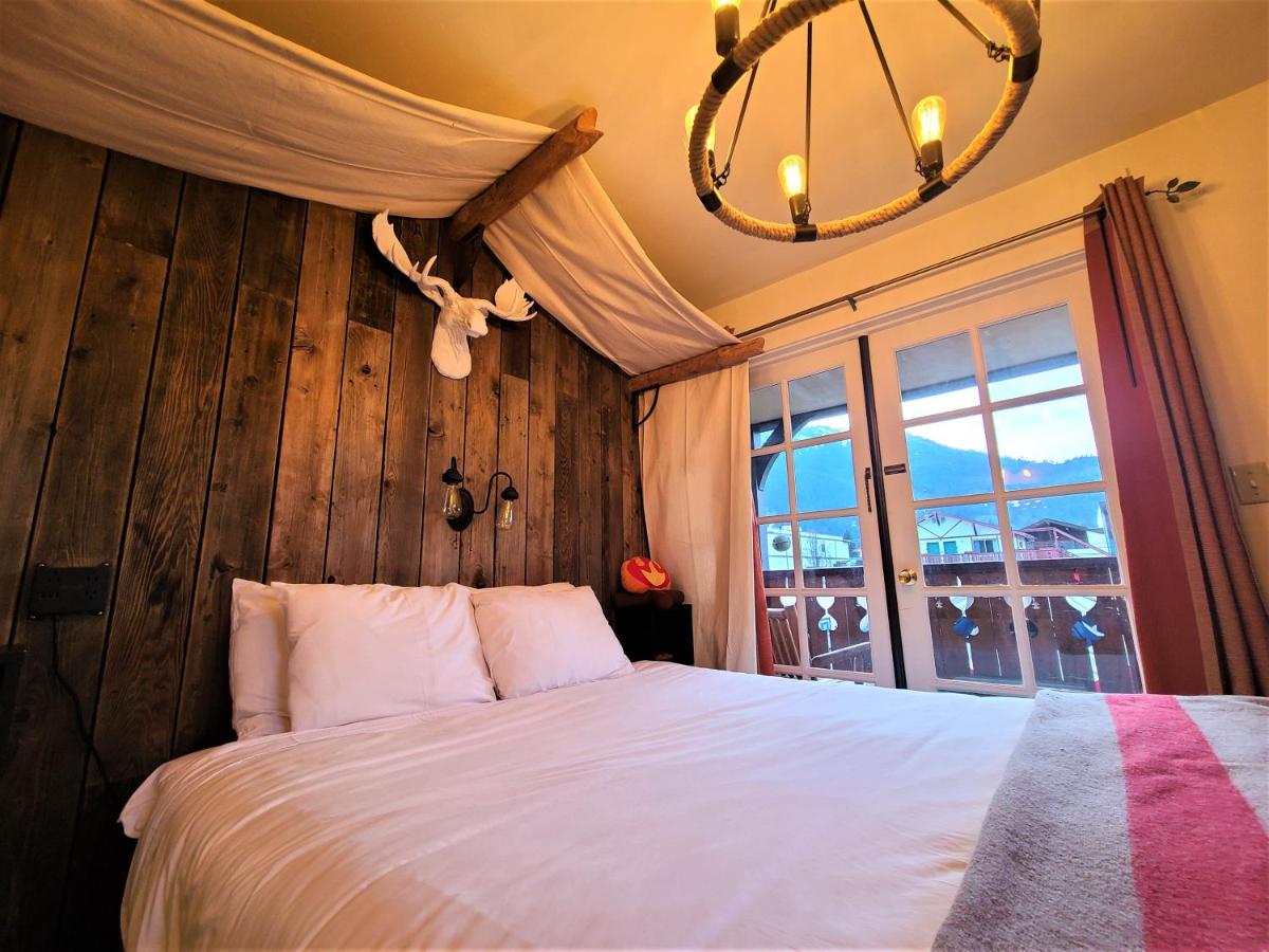| Mrs. Anderson's Lodging
