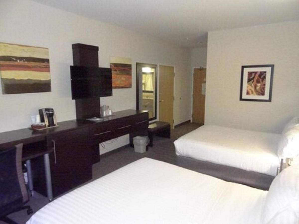  | Holiday Inn Express Hotel & Suites Columbus-Groveport