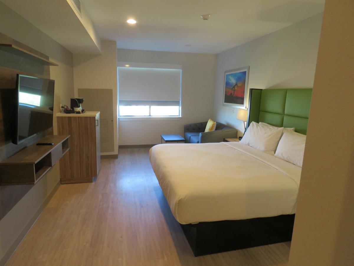 King Room - Non-Smoking at Wyndham Garden College Station