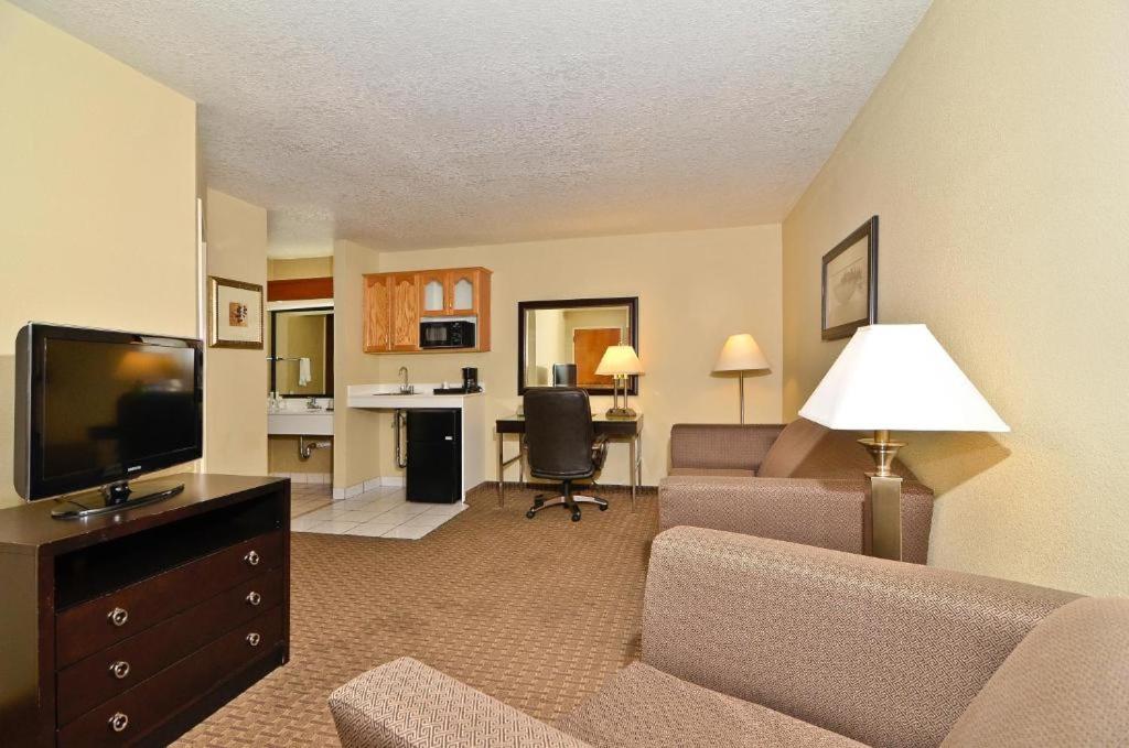 | Hotel Silver Lake