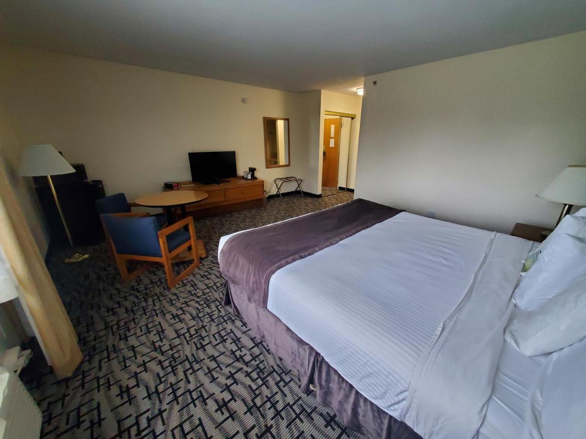 | Groton Inn & Suites