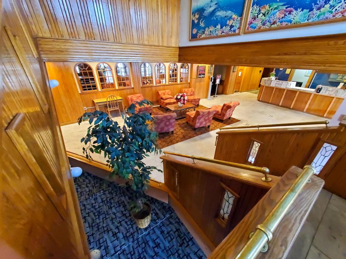 | Groton Inn & Suites