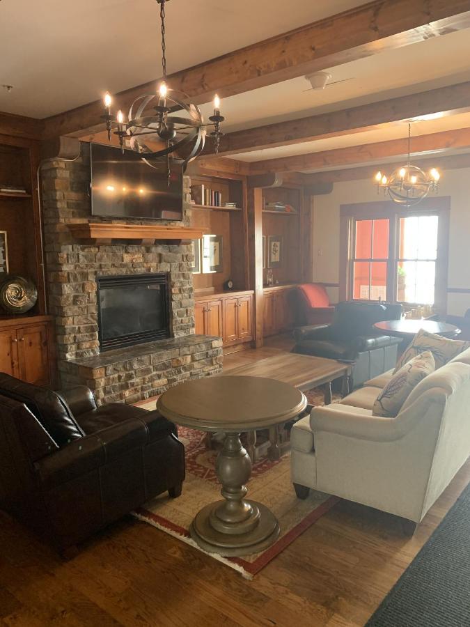| Highland House 207 Slopeside, Village Area, Ski in out