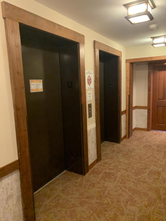| Highland House 207 Slopeside, Village Area, Ski in out