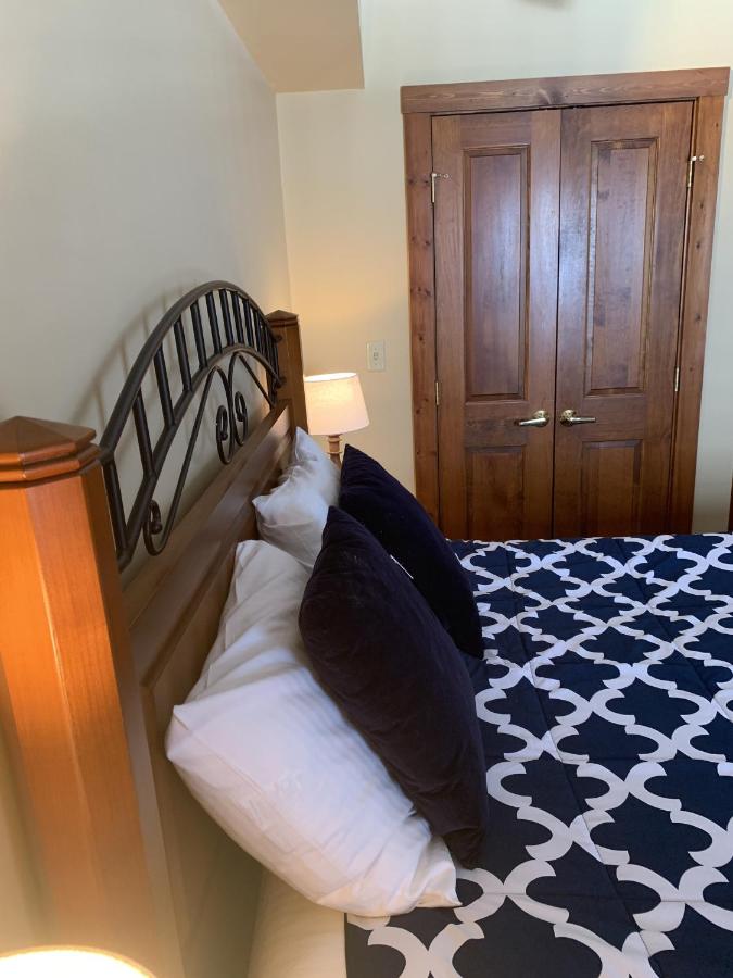 | Highland House 207 Slopeside, Village Area, Ski in out