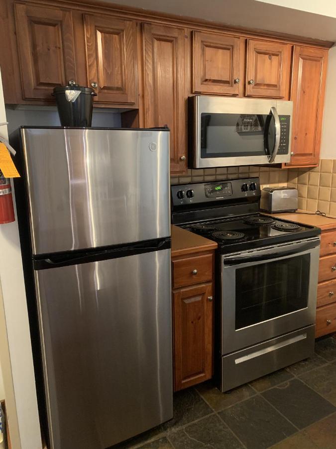 | Highland House 207 Slopeside, Village Area, Ski in out