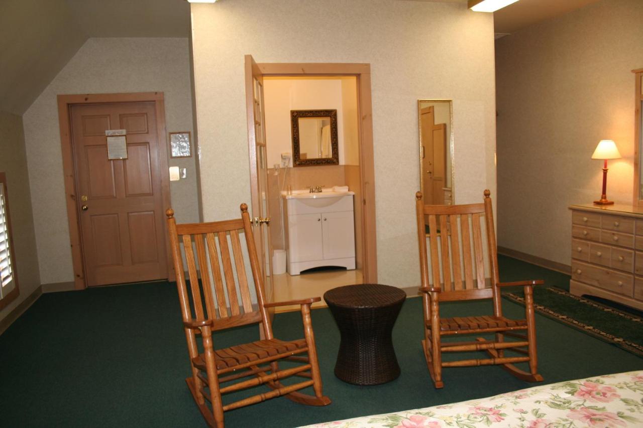 | Visions Inn