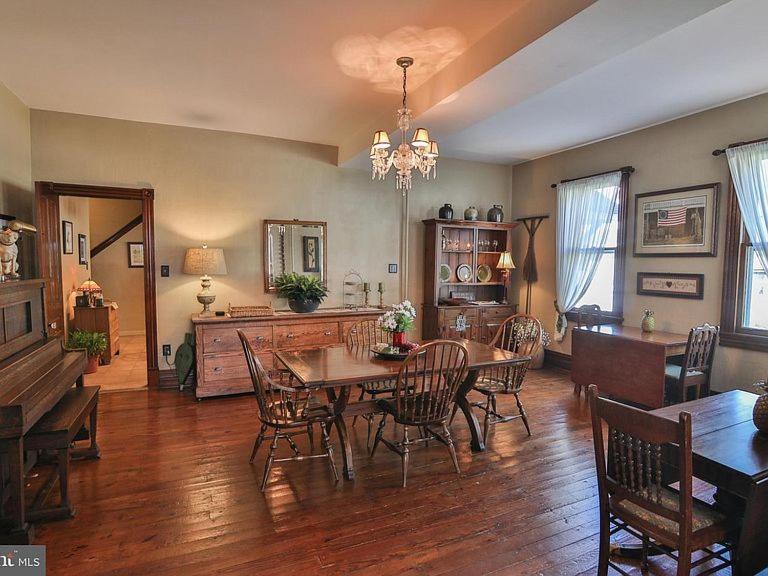 | Lizard Creek Inn