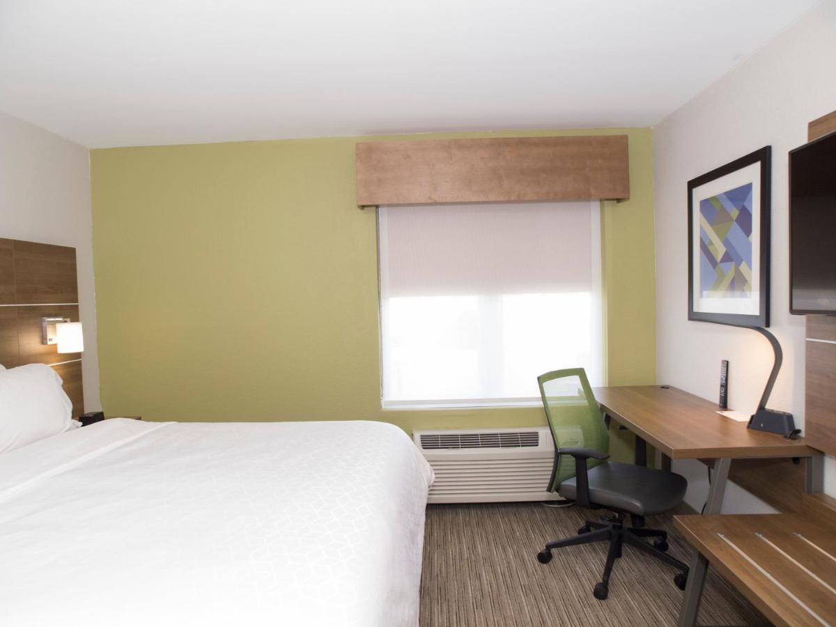 Suite - Non-Smoking at Holiday Inn Express Hotel & Suites Madison by IHG