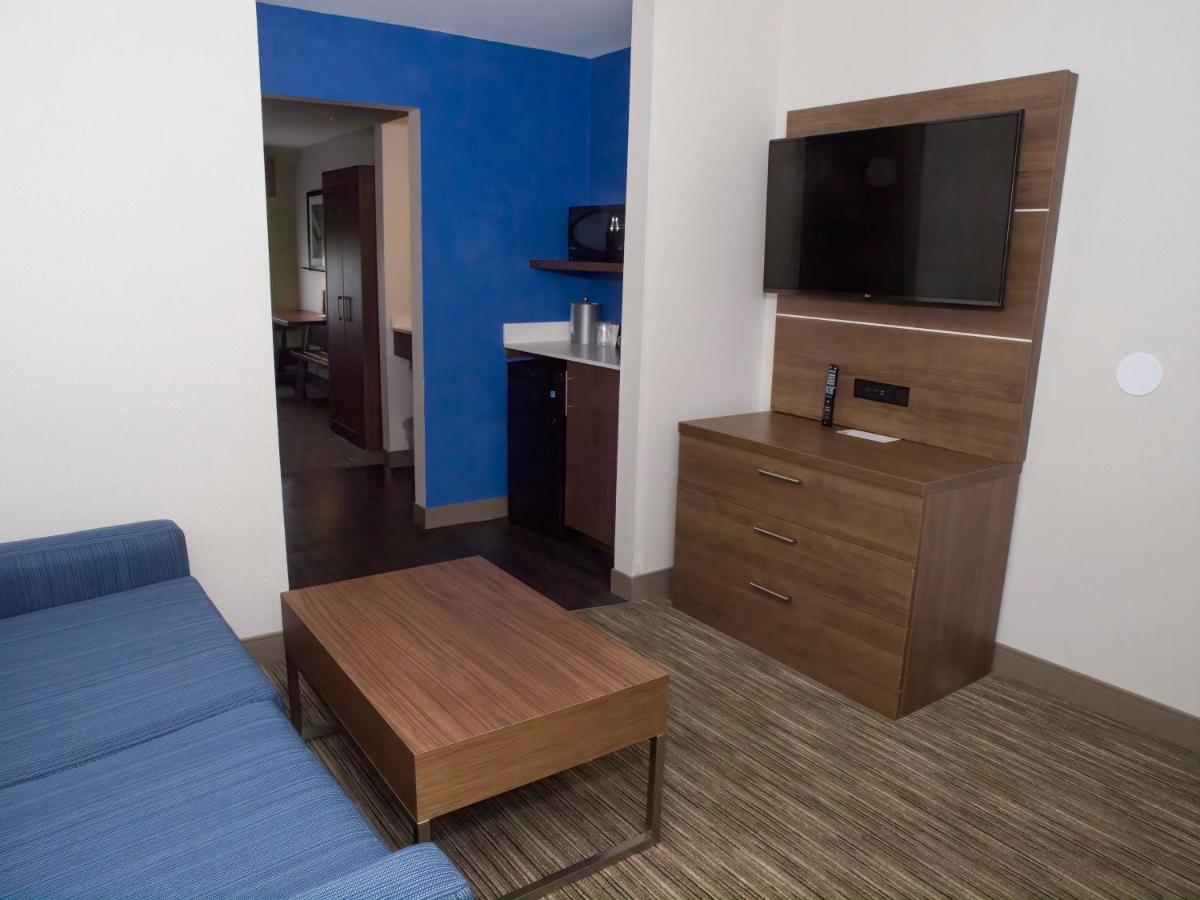 Suite - Non-Smoking at Holiday Inn Express Hotel & Suites Madison by IHG
