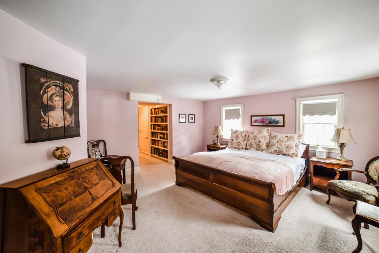 | Adair Country Inn & Restaurant