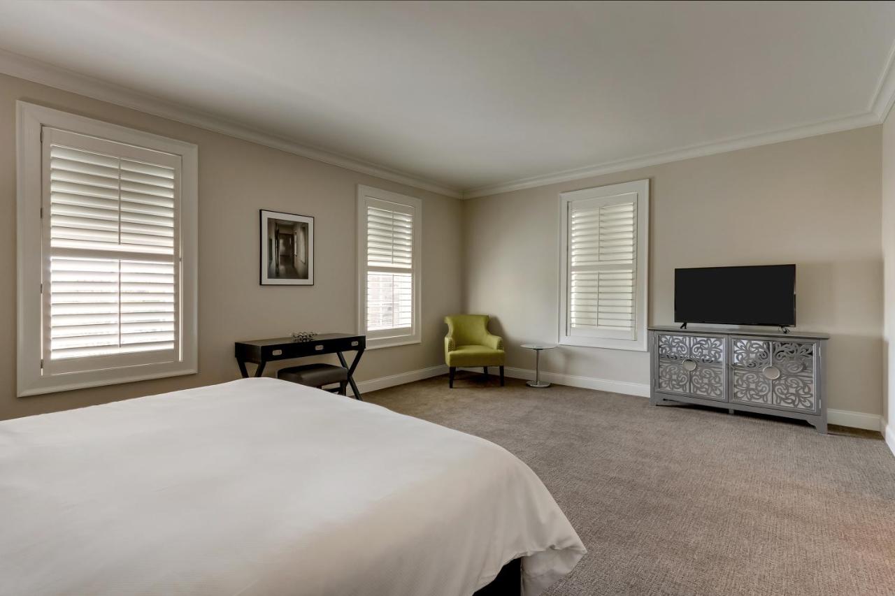 Executive Suite at The Mantissa Hotel