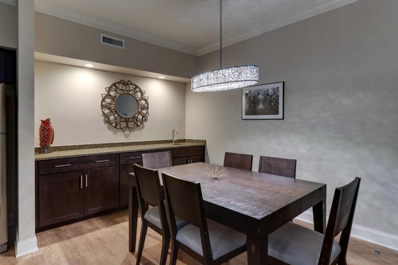 Deluxe Queen Suite at The Mantissa Hotel